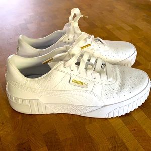 Puma woman’s tennis shoes